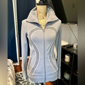 Lululemon Light Gray Zip-Up Jacket, 4, EUC